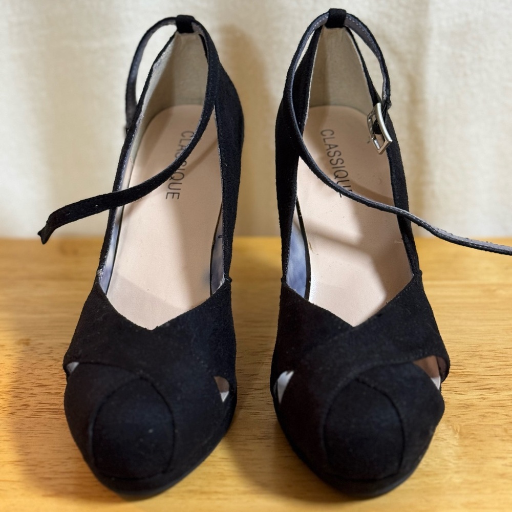 Black Suede Closed-Toe Ankle Strap Heels Vintage Inspired Size 7